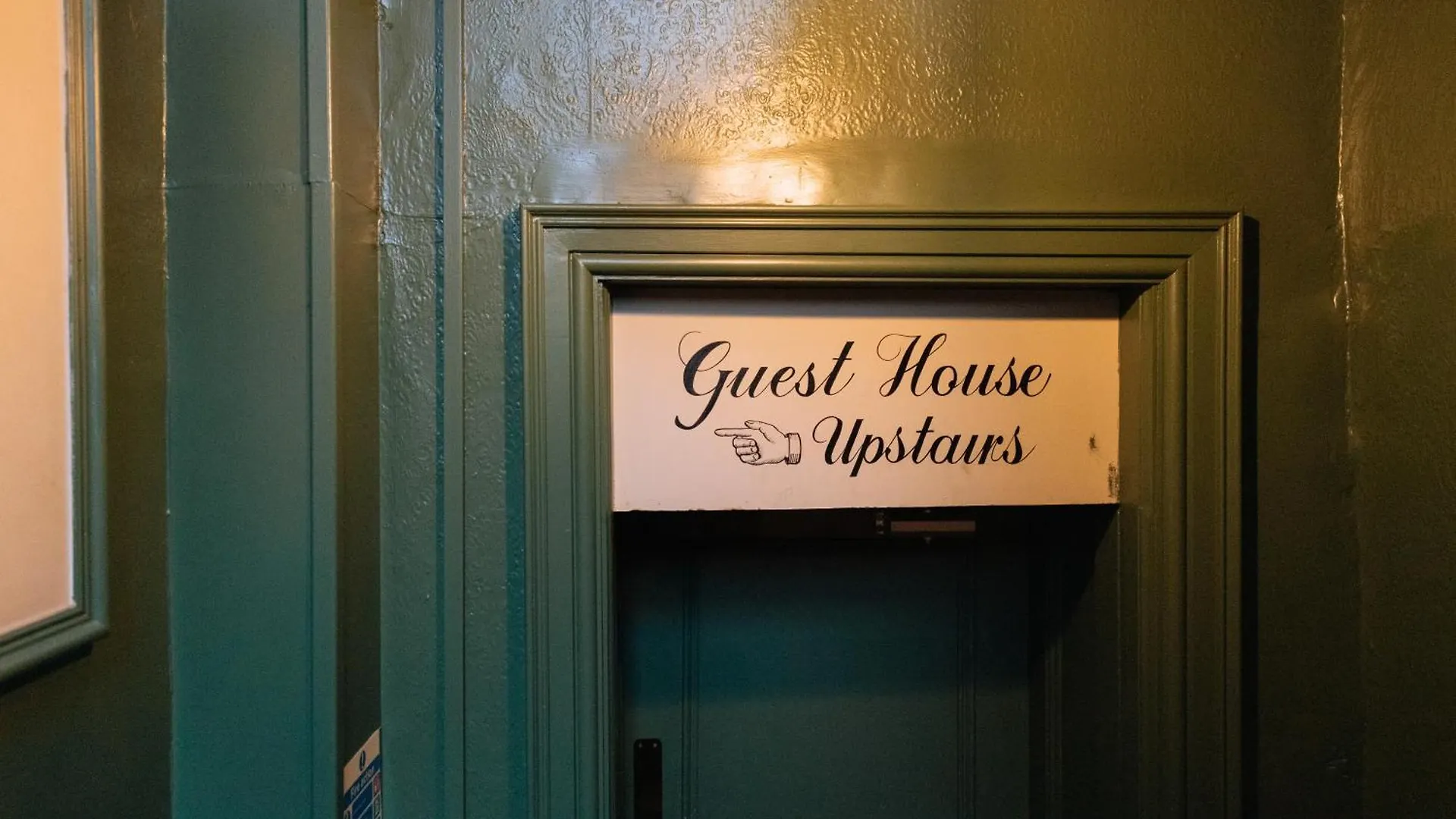 The Crown Pub & Guesthouse Londyn Pensjonat