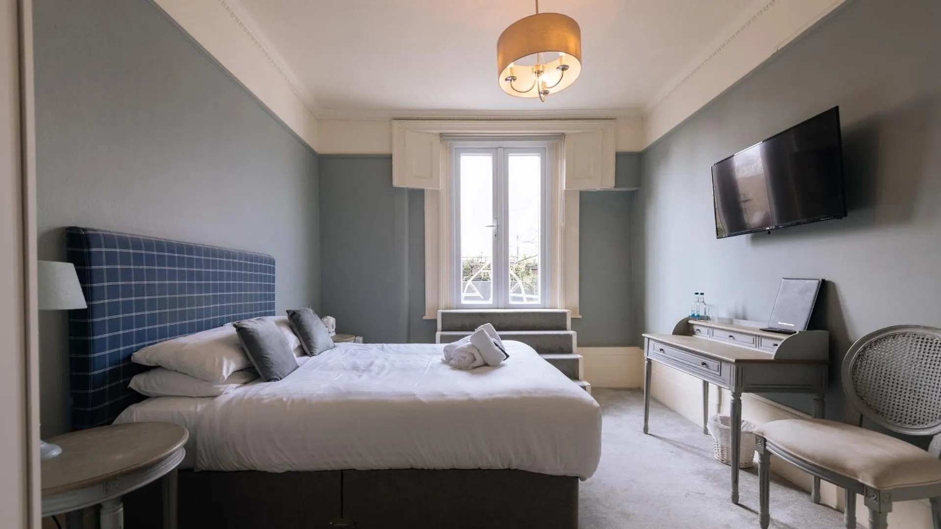 The Crown Pub & Guesthouse London
