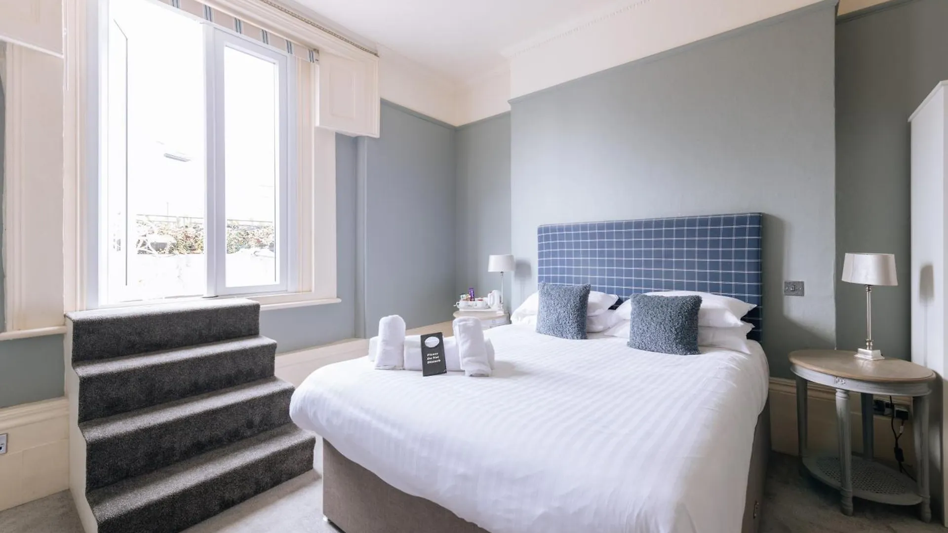 The Crown Pub & Guesthouse London 4*,
